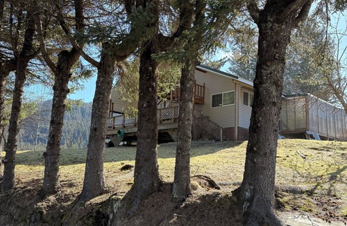 Seldovia Apartment | The Bird's Nest Studio Apt! Second floor, studio apartment in Seldovia, AK