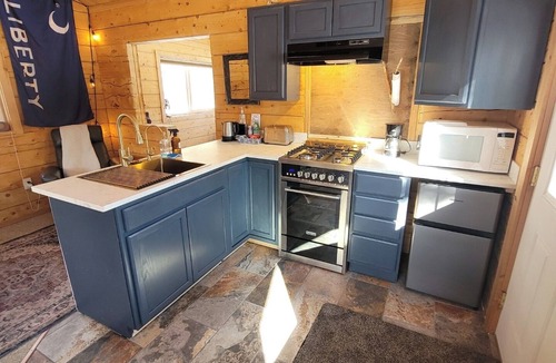 Sutton Cabin | The Blue Moon cabin. Surrounded by 360 degree breathtaking mountain views.