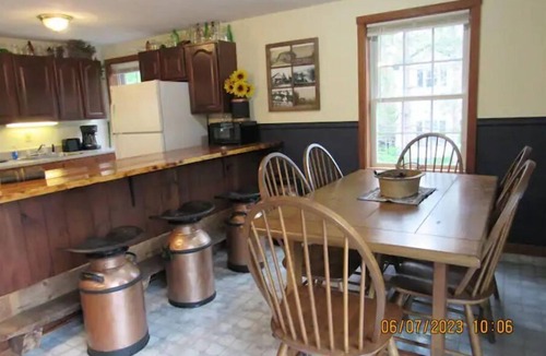 East Stoneham House | The Carriage House, available four seasons on lake Keewaydin