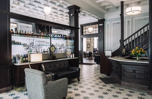 Centerville Hotel | The Continental Hotel