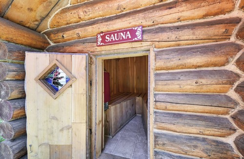 Hope Cabin | The Cottage - a quaint cabin with full kitchen and bathroom in Hope, Alaska