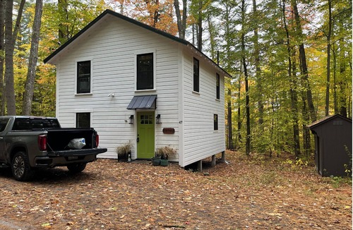 Belgrade Cottage | The Cottage at Whispering Pines - Short Stroll to the Village!