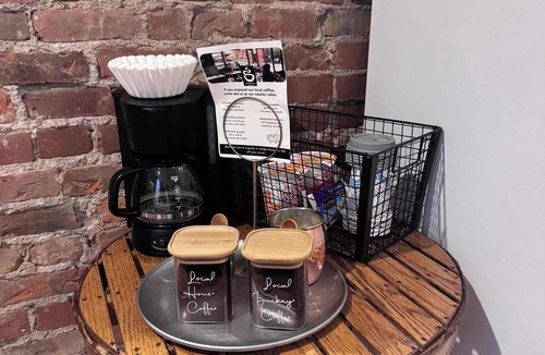 Short North Apartment | The District by Jungle House | Downtown & Short North | Walk to High Street | Near Convention Center, OSU & Nationwide Arena | Private Parking | 5,800+ Reviews
