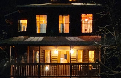 Palmer Cabin | The Eagle's Nest Treehouse Cabin