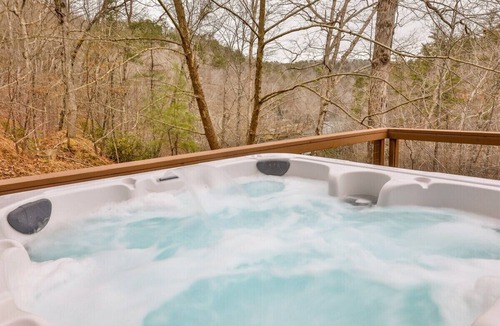 Ellijay Cabin | The Ellijay Lodge | Ellijay, GA