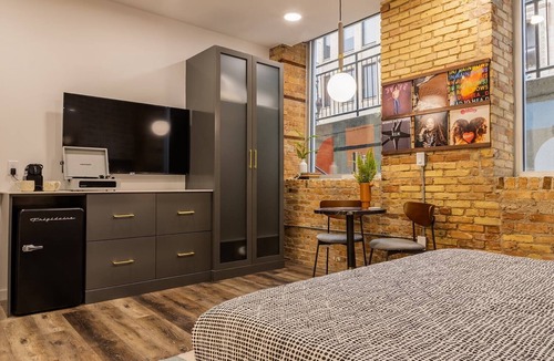 Downtown Hotel | The Finnley