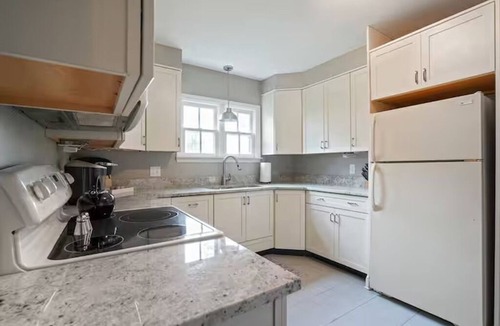 Lewis Center House | The Franklin Suite- Near Jennings Sports Complex