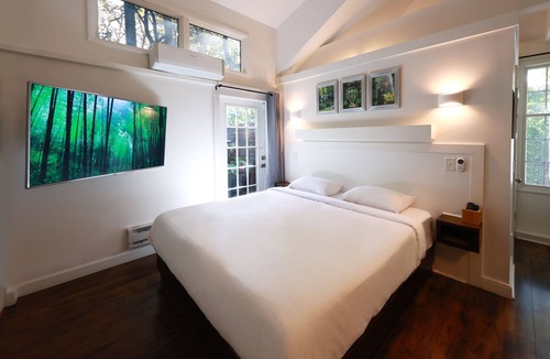 Columbus House | The Garden Villa - A Beautiful Hidden Gem