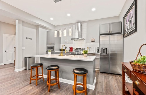 Columbus House | The Gathering Place - Spacious & Stylish- FREE 2-Car Garage - Center of Columbus