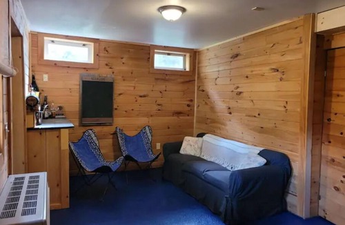 Stratton Cabin | The Green Cabin - 10 min from Sugarloaf, 30 min to Rangeley!