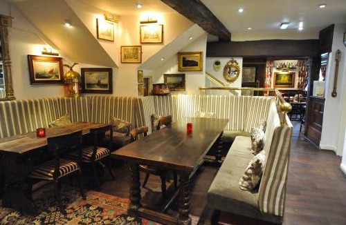Lutterworth Hotel | The Greyhound Coaching Inn