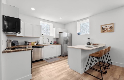 Old North Columbus Apartment | The Hall - New 3BD/2.5BA Church Apt Near OSU. Perfect for Groups & Families
