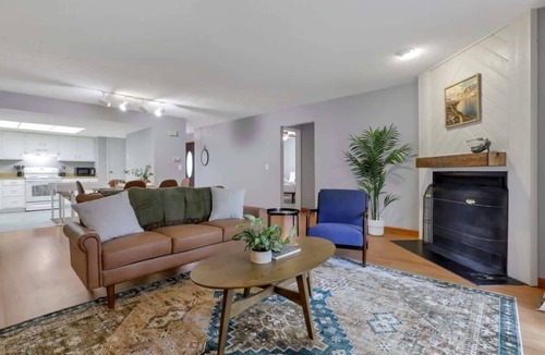 Gahanna House | The Highmeadow Retreat - Cozy 2BR Townhome Near Easton, Gahanna