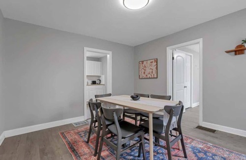 Westgate House | The Huron Charmer-4 BD and Yard