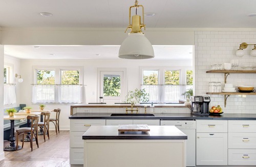 Utica House | THE IVY HOUSE- Utica, Ohio family-friendly home near wedding venues & colleges