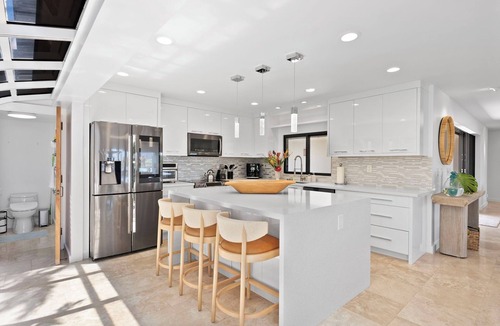 Eastern Honolulu House | The Lagoon House 3BR by Gather: Lagoonfront Villa w/Pool, Private Suites & View