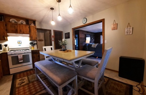 Pineola Cottage | The Linville Community, a restful retreat w/convenient access to the mountains