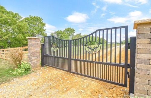 Berry House | # The LODGE! # - A Private Ranch Retreat only 10 miles to the ARK Encounter.