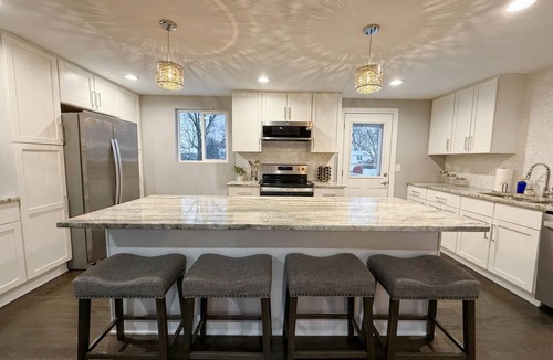 Westerville House | The Loop House - Game Room, King Bed & Coffee Bar