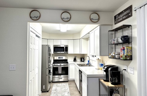Sand Lake House | The Lovely Place #4 3-bedroom vacation home just 5 minutes to Dimond Center Mall