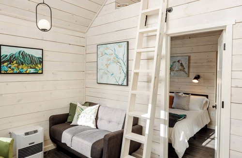 Chugiak Ski Chalet | The Mitre Chalet, a deluxe mountain-based retreat for 2 in Eklutna Valley