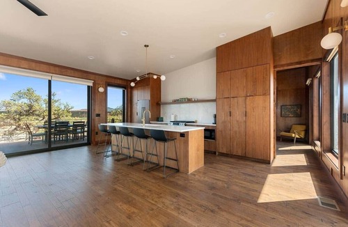 Torrey House | The Moki House (with hot tub)