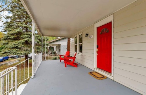 Clintonville House | The Ohio State of Mind 5BR 2BA