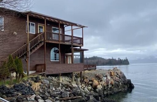 Craig House | The Orca at AlaskInn - Oceanside suite