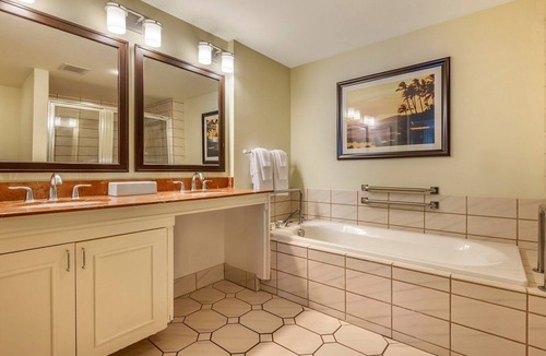 Poipu Resort | The Point At Poipu 2BR & 2Bath