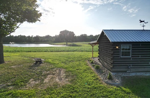 Murphysboro Cabin | The Pondside Cabin Retreat — A True Cabin Escape