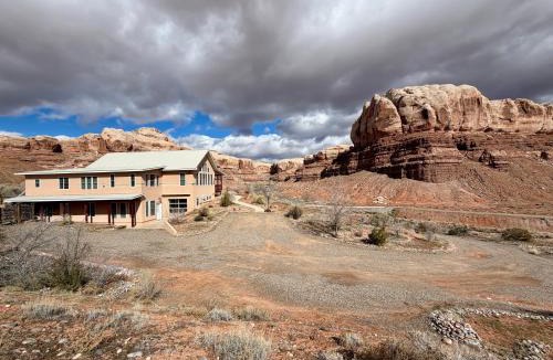 Bluff House | The Retreat at Calf Canyon