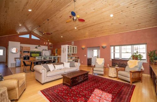 Bluff House | The Retreat at Calf Canyon