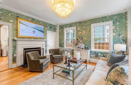Newport House | The Royce on Spring - High-End Family Getaway in Newport