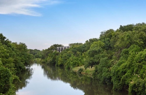 Round Rock Original Plat Hotel | The Ruby Hotel