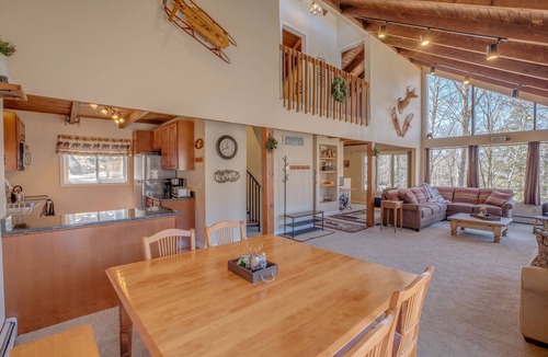 Lincoln House | The Rustic Elk: A Serene & Picturesque White Mountain Retreat by Loon with A/C