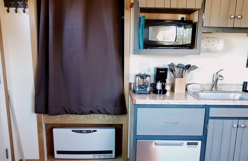 Healy Apartment | The Taiga 2, Studio Apartment