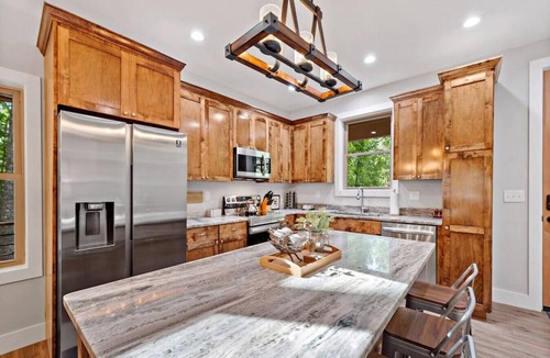 Frank House | The Toasted Marshmallow—Disc Golf—Hiking—Fire Pit!
