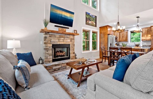 Frank House | The Toasted Marshmallow—Disc Golf—Hiking—Fire Pit!