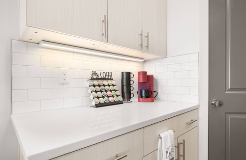 Ephraim Apartment | The True Badger Honey House .9 miles to campus in unit Laundry and Kitchen