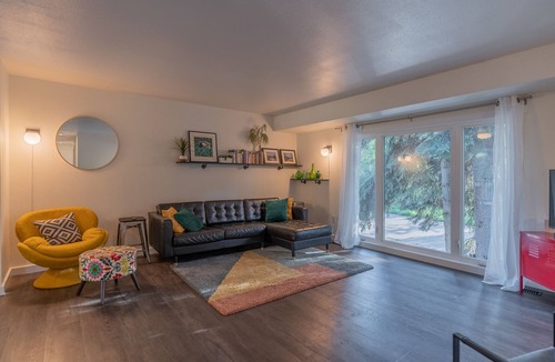 College Apartment | The Upper Fairbanks Street Retreat 1.0