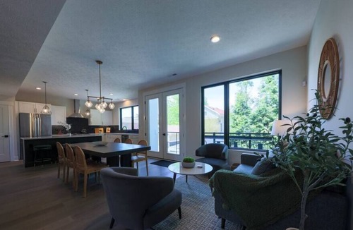 Merion Village Condo | The Urban Oasis at German Village