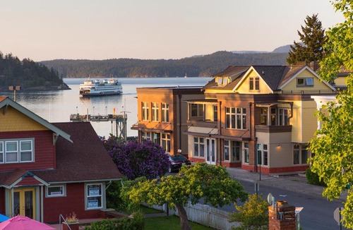 Friday Harbor House | The Web Suites