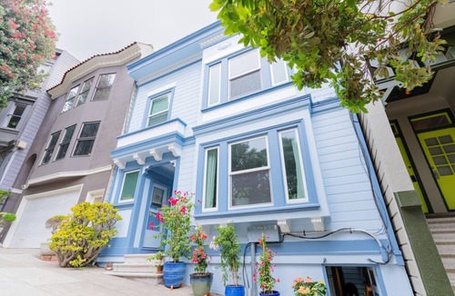 Eureka Valley Apartment | This apartment is a 2 bedroom(s), 1 bathrooms, located in San Francisco, CA.