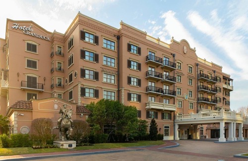 Uptown Hotel | Three-Bedroom Suite | Hotel Granduca | Elegant Suite w/Antique Décor