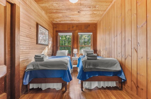 Gloucester House | Tidebend: River Views and Gracious Comfort