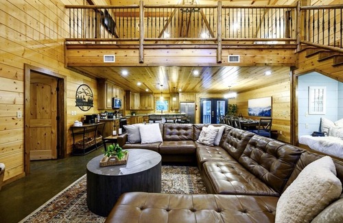 Hochatown Cabin | Timber Hills Lodge - Sleep 21 Seasonal Swimming Pool Play Set Pool Table