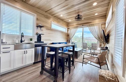 Escalante House | Tiny Home Near Bryce Canyon w/Fire Pit Views