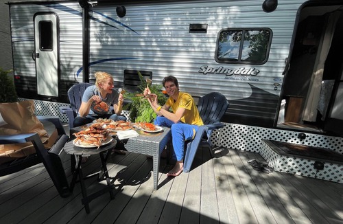 Bear House | Tiny Home Tranquil Oasis