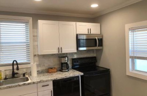 Brigantine House | TOP BRIGANTINE LOCATION! MODERN HOME. WALK TO BEACH, EATERIES. DOGS WELCOME.