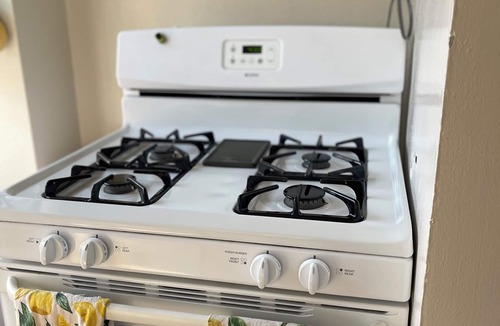 Marina District Apartment | Top Floor 1 Bedroom in Heart of the Marina SF